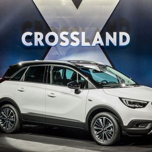 Bei Opel ist wieder einmal Feuer unter'm Dach. Offenbar verhandelt PSA mit General Motors über die deutsche Tochter. Opel und PSA hatten bereits 2015 eine Allianz angekündigt. Daraus entsprang beispielsweise der hier abgebildete Opel Crossland X, ...