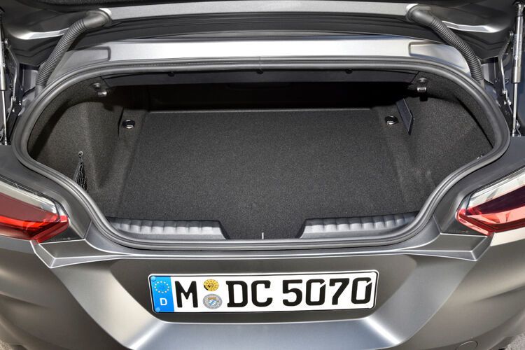 Das Kofferraumvolumen variert zwischen 281 und 160 Liter.  (BMW)