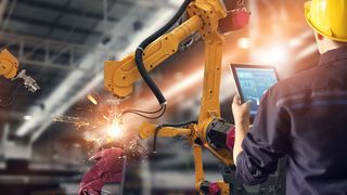 Lediglich die Hälfte der Wissensarbeiter befürchtet einen Arbeitsplatzverlust durch RPA. (Bild: ipopba - stock.adobe.com)