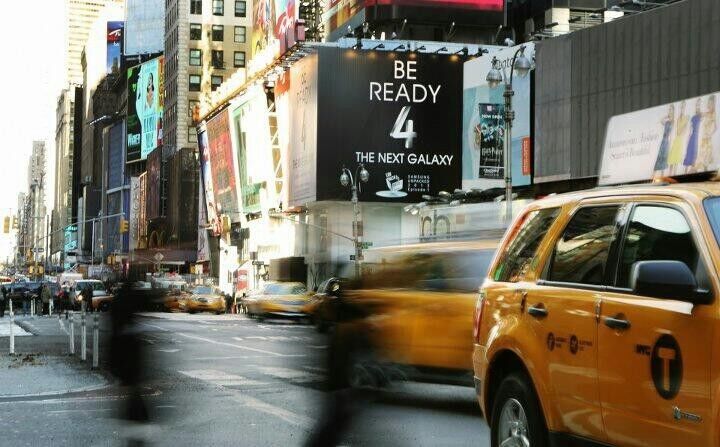 Samsung stellte das S4 am 14. März in New York vor und machte auch auf der Straße Werbung für das neue Modell. (Bild: Samsung)