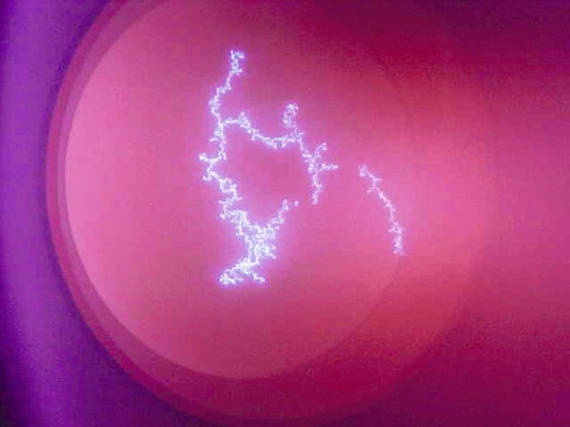 Beispiel für ein Oberflächenverfahren: Lichtbogenverdampfen. (Bild: Oerlikon)