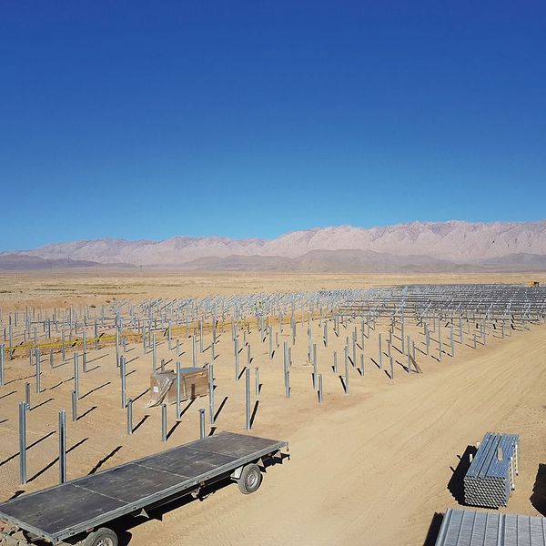 Die Baustelle für den Solarpark Saidabad von Abo Wind: Nach Fertigstellung sollen hier mehr als 4100 Solarmodule stehen. (Abo Wind)