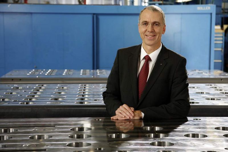 Joachim Beyer, Vorstandsmitglied der Schuler AG: „Kunden profitieren von einer gebündelten Engineering-Kompetenz, die sich in innovativen Produkten widerspiegelt.“ Bild: Schuler (Archiv: Vogel Business Media)