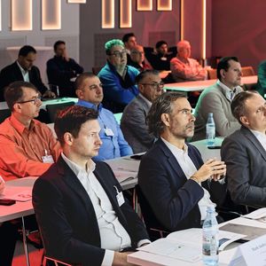 Teilnehmer der Veranstaltung waren Entscheider und Geschäftsführer aus der fertigenden Industrie.(Bild:  Stefan Bausewein)