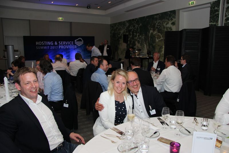 Lockere Atmosphäre und angeregte Gespräche beim Gala-Dinner… (Vogel IT-Medien GmbH)