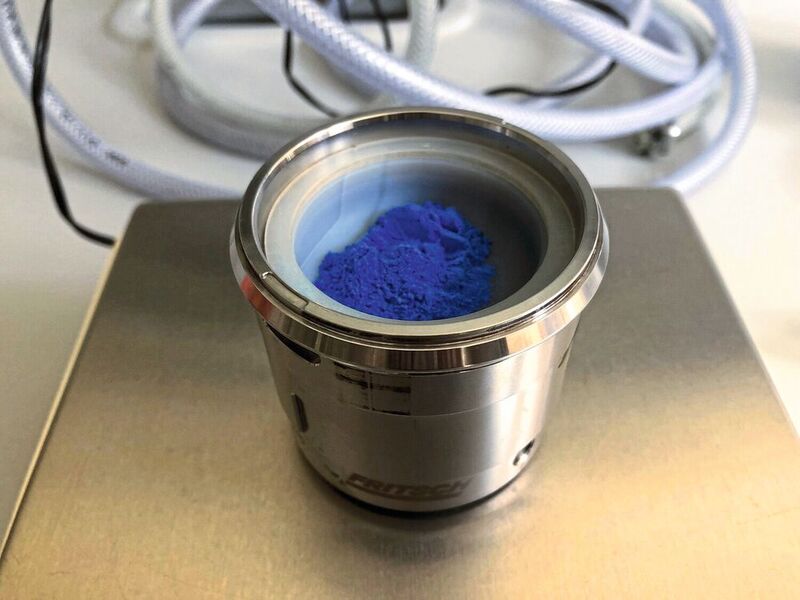 Ägyptisch Blau: Aus diesem Pulver haben die Forschenden die Nanosheets gewonnen.