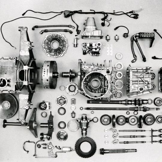Bereits vor 35 Jahren sorgte das Porsche-Doppelkupplungsgetriebe (PDK) für Furore im Rennsport. Bereits vor 35 Jahren sorgte das Porsche-Doppelkupplungsgetriebe (PDK) für Furore im Rennsport.