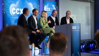 Während der Podiumsdiskussion „Cloud aus der EU und für die EU: Datengrenzen versus globale Digitalisierung“ legten vier Experten aus der Industrie ihre Position über diese und weitere spannende Aspekte rund um das Thema Cloud-Souveränität dar. (Bild: Vogel-IT Akademie)