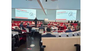 Auf der Doors & Frames-Veranstaltung waren circa 100 internationale Führungskräfte aus der Tür- und Rahmenindustrie. (Bild: Salvagnini)