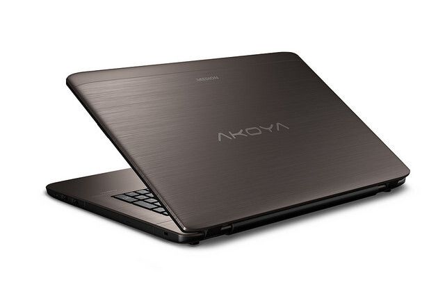 Das Notebook misst etwa 420 x 30 x 279 Millimeter und wiegt 2.970 Gramm. (Bild: Medion)