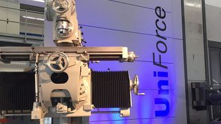 Traurig aber wahr! Die SHW Werkzeugmaschinen GmbH hat am 15. Mai Insolvenz angemeldet, wie Sprecher des Unternehmens berichten. Vor fast genau einem Jahr feierte man noch den großen Erfolg der Innovations- und Technologietage 2017 am Standord in Aalen, wo auch dieser SHW-Oldie im Bild von den damals rund 600 Besuchern bestaunt werden konnte. Trotz voller Auftragsbücher, heißt es, kümmert sich jetzt die Kanzlei Grub und Brugger um die Abwicklung des Insolvenzverfahrens. Martin Mucha ist zum vorläufigen Insolvenzverwalter bestellt. Hier ein erster Zwischenstand nach knapp zwei Monaten. (SHW)