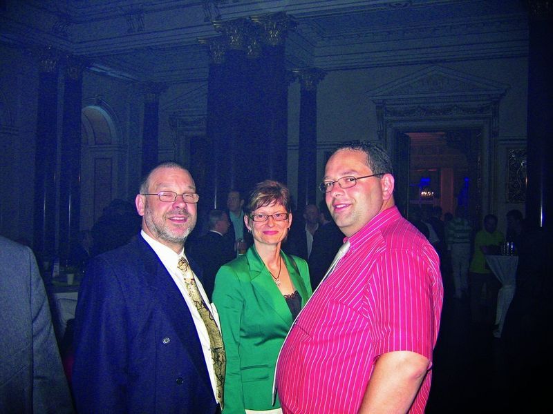 Die Vorstände Frank Oelsch, Brit Wolf und Vorstandsvorsitzender Hubert Wolf genossen den Abend. (Archiv: Vogel Business Media)