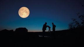 Der Mond war noch nie so klein wie heute, denn er schrumpft! Warum und in welchem Ausmaß, hat die NASA herausgefunden. (Bild: © Framestock - stock.adobe.com)