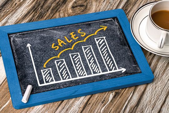 Verkaufen mit System bedeutet auch, den eigenen Erfolg aktiv zu steuern.(Bild:  cacaroot - stock.adobe.com)