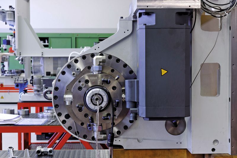 Energieeffiziente Motoren minimieren die Erwärmung während des Fräsprozesses. So kann die Genauigkeit hoch gehalten werden. (Bild: Siemens)