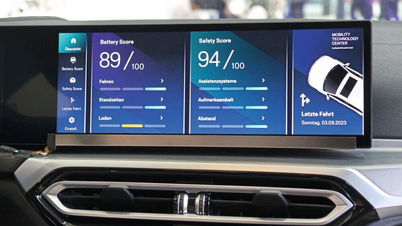 Safety Score neben Battery Score: ein Beispiel für den direkten Abgriff relevanter Daten aus dem Fahrzeug(Bild:  Diehl – VCG)
