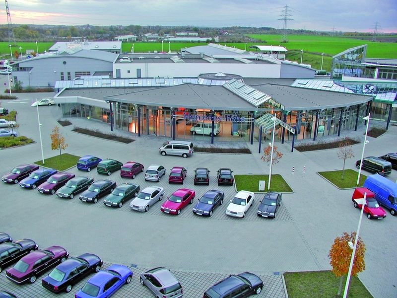 Halle: Das ostdeutsche Flaggschiff der Firmengruppe wurde 1996 eröffnet. Von hier aus werden die  Betriebe in Merseburg, Querfurt, Aschersleben, Sangerhausen und Eisleben gesteuert. (Archiv: Vogel Business Media)