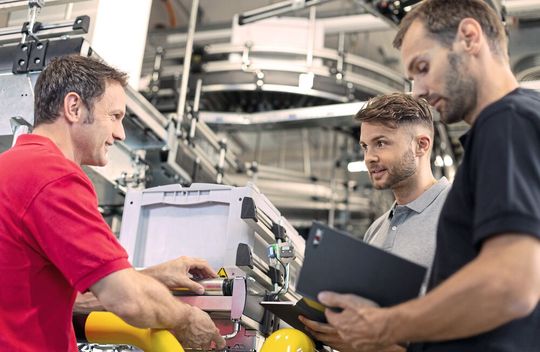 Retrofitexperten von TGW im Gespräch: Projekte müssen detailliert geplant werden. Retrofitexperten von TGW im Gespräch: Projekte müssen detailliert geplant werden.
