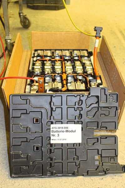 Batteriemodul vor dem Versuch (Bild: Empa)