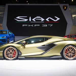 (Lamborghini)
