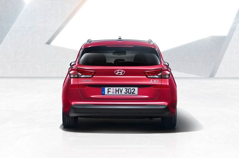 Die Heckleuchten des Hyundai i30 Kombi sind zweigeteilt. (Hyundai)