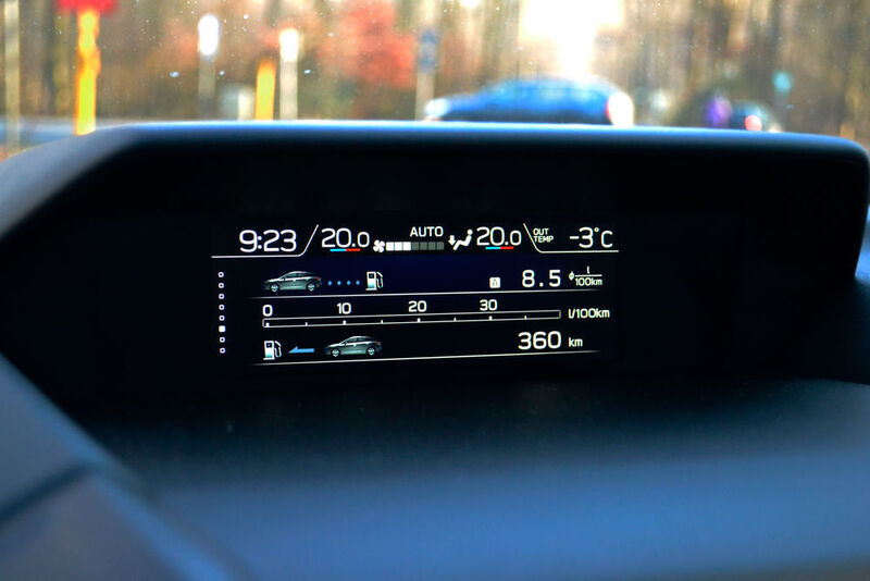 Darüber ist ein TFT-Display zur weiteren Information angebracht. (Christoph Seyerlein)