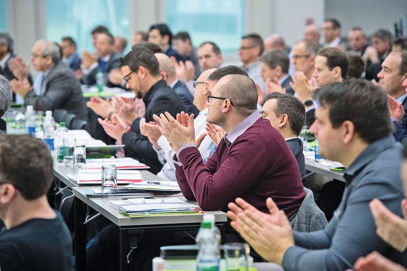 Der SMM-Kongress richtet sich an CEOs, Geschäftsführer, Betriebsleiter, Prozessverantwortliche, Produktionsleiter, Konstrukteure, Meister sowie Produktions- und Fertigungsspezialisten der produzierenden MEM-Industrie. (VBM/Thomas Entzeroth)