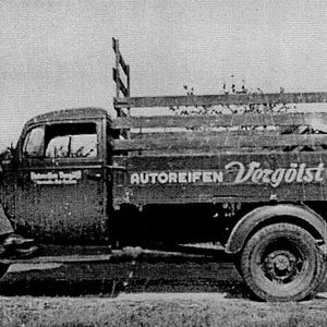 Nach Kriegsende wagte Hubert Vergölst in Steinfurth bei Bad Nauheim den Neuanfang und startete 1946 die Produktion runderneuerter Reifen. Der erste dokumentierte Vergölst-Kunde ist die Licher Privatbrauerei. (Bild:  Vergölst)