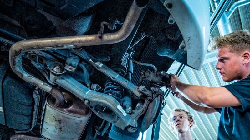 Durch die Umsetzung der EU-Verordnung durch die Bundesregierung sieht das Kfz-Gewerbe erhebliche Haftungsrisiken für Gebrauchtwagenhändler. (Bild:  Promotor)