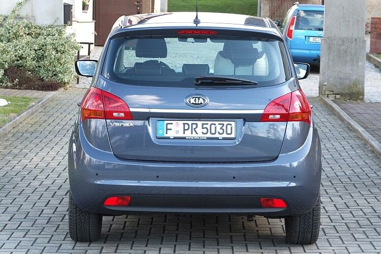 Kurz, hoch und schmal: Damit passt der Venga bestens in die Innenstadt. (Foto: Rosenow)