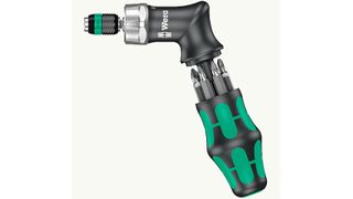 Der bewährte Kraftform-Griff erlaubt ergonomisches und sicheres Arbeiten und ist so kompakt aufgebaut, dass auch in beengten Situationen problemlos geschraubt werden kann. (Bild: Wera)