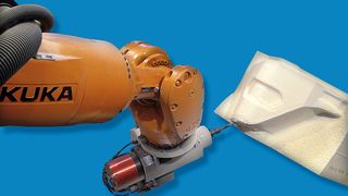 Automatica-Besucher können sich ein Bild von den Bearbeitungsergebnissen machen, die mit der neuesten CN-Steuerungstechnik von Kuka und der Programmierung mit Robotmaster, dem CAD/CAM-System für die Roboter-Programmierung, erzielt werden (Bild: Robocam)