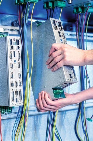 Nidec SYS setzt bei den Servo-Hub-Pressen SHP auf das Antriebssystem SD2 von Sieb & Meyer. (Bild: SIEB & MEYER AG)