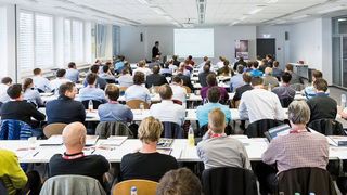 Wissenstransfer: Für ein weitreichendes Themenspektrum steht das Praxisforum Elektrische Antriebstechnik als Weiterbildungsmaßnahme der Branche zur Seite.  (VBM/Stefan Bausewein)