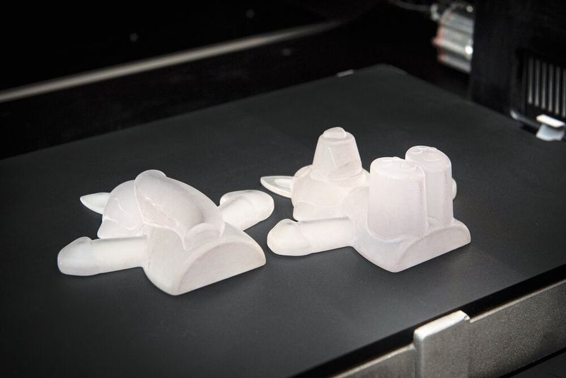 Kunststoff-Modell des Maskottchens, hergestellt im 3D-Druck-Verfahren als Form für das Silikon-Negativ.  (Thomas Entzeroth)