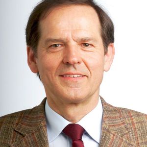 Professor Dr.-Ing. Paul Thienel über das Z-System von hotset: „Die Leistungsfähigkeit dieser Weiterentwicklung der bisherigen variothermen Werkzeugtemperierung beeindruckt jeden Spritzgießer“.