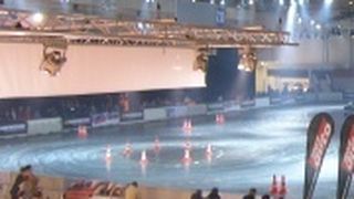 Reifenqualm in Essen: Motosportevents sollten Besucher auf die Messe locken, während manche große Aussteller absagten.  (Foto: Rosenow)