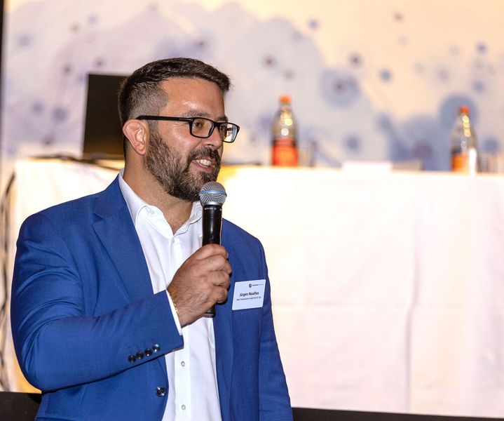 ... Die Mitgliederversammlung hat Jürgen Noailles, Geschäftsführer der Firma Stein Automation GmbH & Co. KG in Villingen-Schwenningen, als Stallforths Nachfolger gewählt.  (Bild: TechnologyMountains e. V. / Marius Keller)