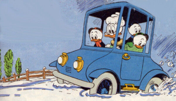 Das waren noch Zeiten: Oma Duck mit ihrem alten Elektroauto Detroit Electric in Entenhausen on Tour (Bild: Disney)