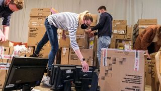 Die Initative sammelt alte Rechner bei Unternehmen, Institutionen und von privaten Haushalten und macht sie fit für sozial benachteiligte Schüler. (Bild: Unternehmerverein Hildesheim/Compra GmbH)