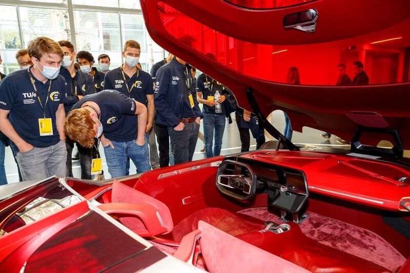 Das Stella Vita: ein mit Photovoltaik-Paneelen bestücktes vollelektrisches Experimentalfahrzeug.  (Renault)