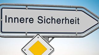 Auch Unachtsamkeiten können für Sicherheitsvorfälle verantwortlich sein. (kamasigns - stock.adobe.com)