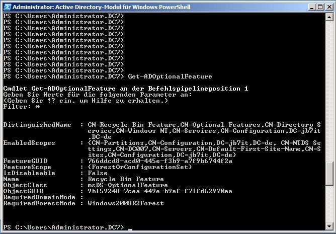 Durch den Aufruf des CmdLet im “Active Directory-Modul für Windows PowerShell“ können Sie ihre Änderungen prüfen. Sie finden unter Name: Recycle Bin Feature den Hinweis, dass die Papierkorbfunktion nun aktiviert wurde. Der Eintrag „WindowsServer2008R2Forest“ unter RequiredForestMode weist darauf hin, dass diese für die Gesamtstruktur gilt. (Archiv: Vogel Business Media)