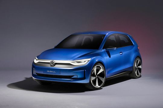 Es wird konkreter! Volkswagen hat 2023 dieses Konzept des E-Kleinwagens „ID.2all“ vorgestellt. Vor Kurzem wurde – nur der VW-Belegschaft – in Wolfsburg das Serienmodell präsentiert.(Bild:  Volkswagen)