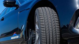 Der Vredestein Quatrac Pro ist laut Anbieter der einzige Ganzjahresreifen im 21-Zoll-Format. (Rosenow / »kfz-betrieb«)