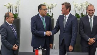 Mercedes-Benz Cars hat gemeinsam mit der ägyptischen Regierung eine Absichtserklärung für eine lokale Montage von Mercedes-Benz Pkw in Ägypten unterzeichnet. (© Daimler AG)