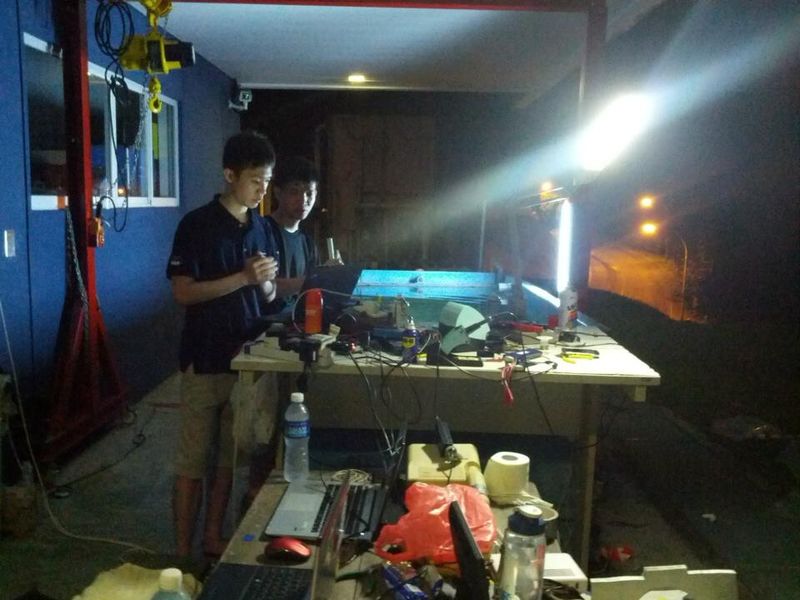 Coconut Pi: Nachtschicht - Programmieren, Testen, Debuggen (Bild: CoconutPi-Entwickler)