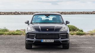 Der Porsche Cayenne E-Hybrid ist ab 90.000 Euro zu haben. (Bild: Porsche)