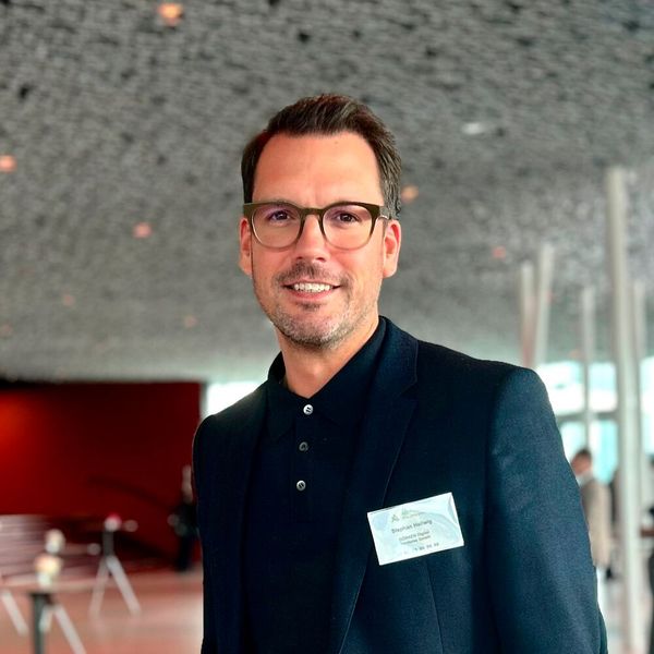 Stephan Hellwig, Geschäftsführer bei Dörken Digital Ventures GmbH, spricht über „Silos – der unsichtbare Feind“ in B2B Unternehmen.  Das komplette Statement finden Sie in unserem ausführlichen  Trenddossier 2024. (Bild: Stephan Hellwig)