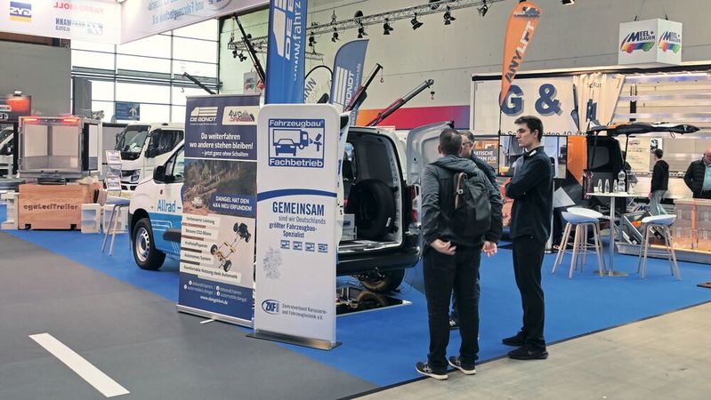 Der ZKF bezeichnet sich gemeinsam mit seinen Mitgliedsbetrieben zu Recht als Deutschlands größten Fahrzeugbauer.(Bild:  Wenz - VCG)